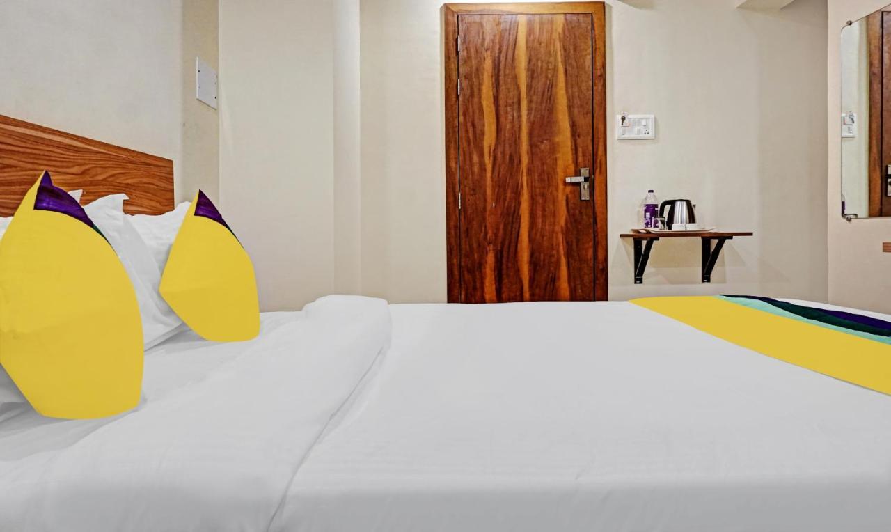 Hotel Treebo Trip Sai Krupa à Pune Extérieur photo